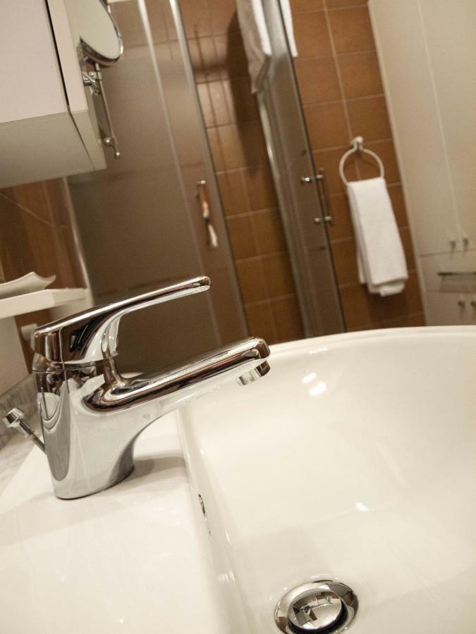 Casa Marina - Appartamento Nel Residence Di Nesso Exteriör bild
