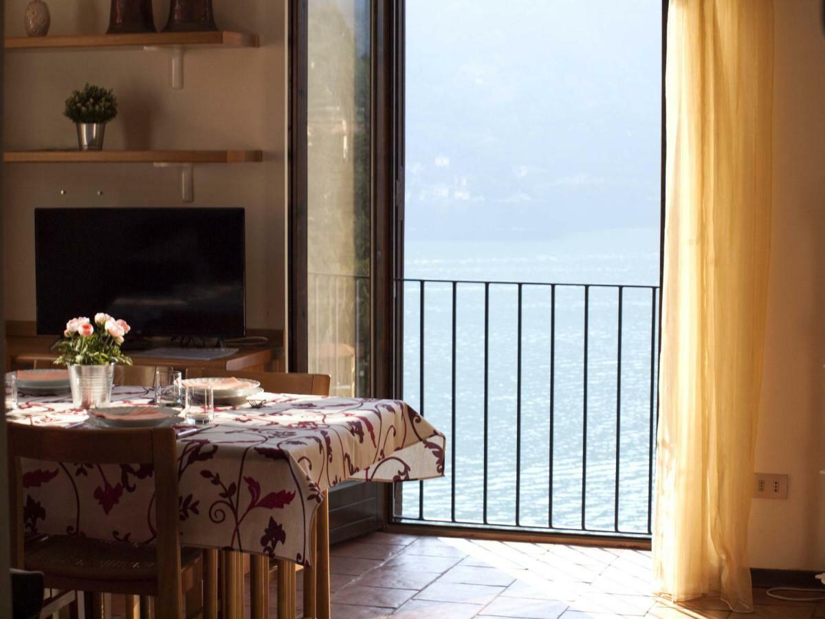Casa Marina - Appartamento Nel Residence Di Nesso Exteriör bild